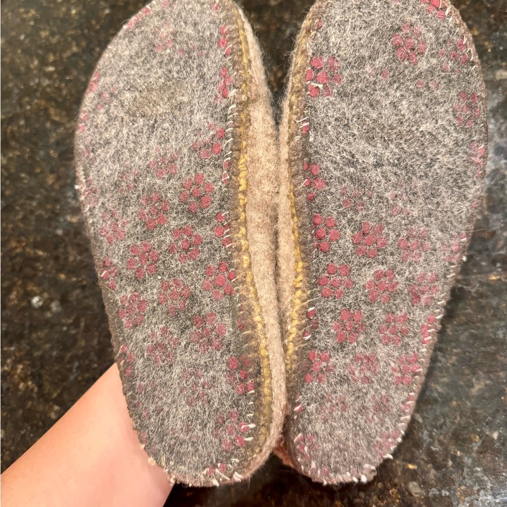 Haflinger Wool Slippers - Picture 4 of 4